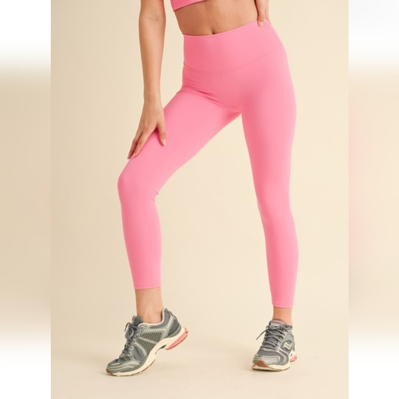 🩷 Bubblegum Pink Align Leggings - Picture 1 of 7